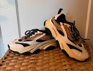 Steve Madden Sneakers thumbnail 1
