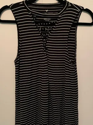 American Eagle Flowy tank top thumbnail 1