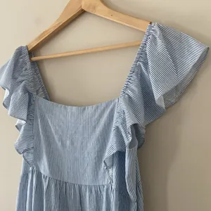 MinkPink‎ Aries Tiered Midi Dress In Blue/white Stripe Size M thumbnail 5
