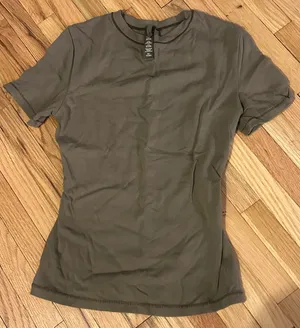 NWOT SKIMS Cotton Jersey T-Shirt in Khaki thumbnail 2