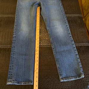 Levi's 501 Women's Straight Jeans Blue Medium Wash Button Fly W25 L28 thumbnail 5