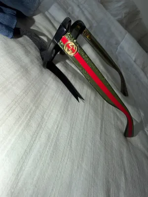 Gucci Sunglasses Women’s thumbnail 2