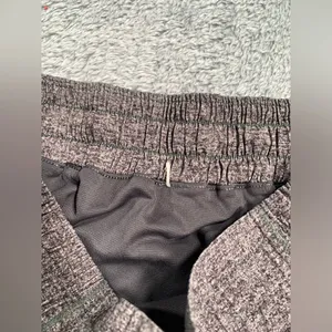 Lululemon athletica Hotty hot short long Heather Gray Athletic Shorts 4” size 6 thumbnail 5