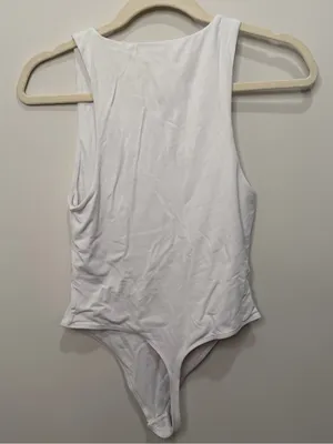 Babaton Aritzia White Sleeveless Bodysuit‎ High Neck Snap Closure Medium thumbnail 3