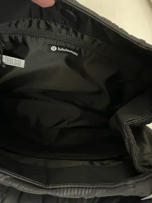 Lululemon NWT Quilty Pleasures Shoulder Bag Mini 5L Black Wordmark thumbnail 8