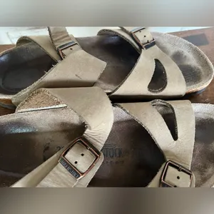 Birkenstock women’s sandals with Soft Footbed. Size 39 thumbnail 4