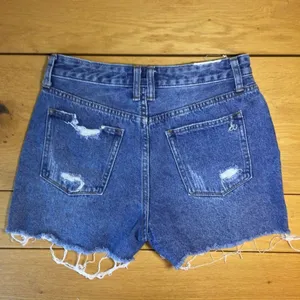 Sam Edelman the stiletto short mid rise 6/28 distressed thumbnail 2