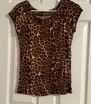 Express Leopard Design Fitted and stretchy material blouse. thumbnail 1