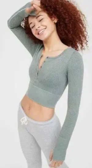 Aerie Offline Women S Green Main Squeeze Crop Thermal Henley Seamless Waffle‎ thumbnail 1