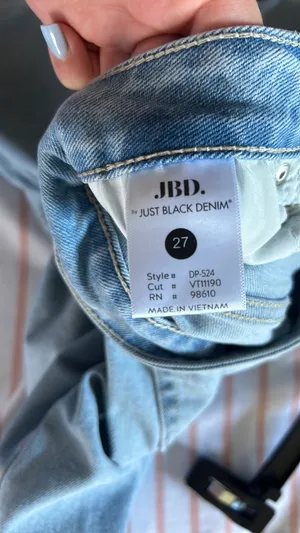 Light Washed Straight Jeans Size 27 thumbnail 4