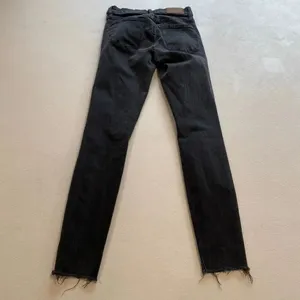 Madewell Black Skinny Jeans Distressed Raw Hem Stretch Denim thumbnail 2