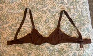 Skims bra thumbnail 1