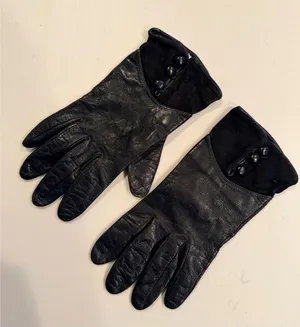 VINTAGE: Bloomingdale’s | ladies lambskin leather & suede gloves. Size: 7. thumbnail 1