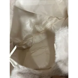 Victoria's Secret Faux Fur Tote Bag Cream Ivory‎ VS Logo NWT Soft Plush Handbag thumbnail 7