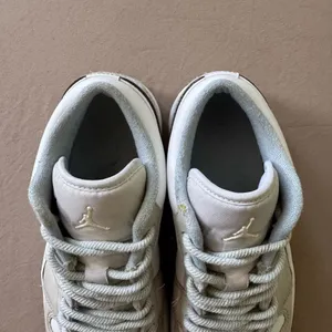 Air Jordan 1 Low Sneakers “Coral” thumbnail 7