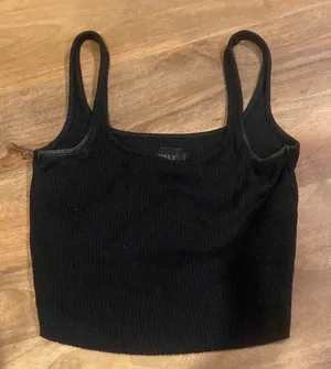WSLY Black Fitted Crop Tank Top thumbnail 1