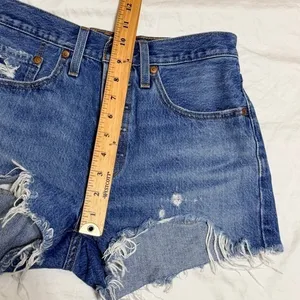 Levi's 501 Distressed Cutoff Denim Shorts Ripped Light‎ Wash Womens Size 26 thumbnail 9