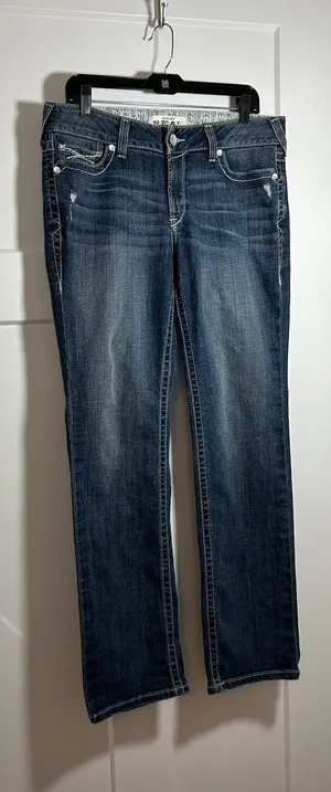 Ariat size 31 straight leg jeans, longer inseam/length thumbnail 1