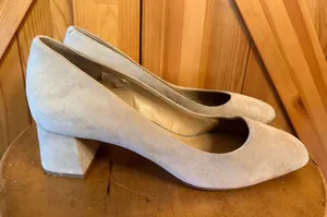 Saks Fifth Ave High Heel Suede Brenda Size 8m thumbnail 1