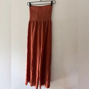 PrettyLittleThing Ruse Brown Bow Tie Front Wide Leg Jumpsuit‎ Strapless thumbnail 3