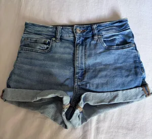 American eagle Jean shorts thumbnail 1