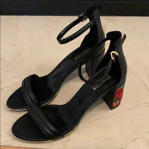 Kenneth Cole Reaction Lolita Embroidered Heels 9.5 thumbnail 4
