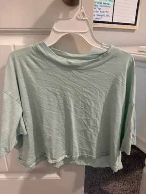 Crop Top thumbnail 1