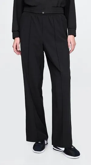 GapFit Tech High Rise Split-Hem Pants
Size Small Tall thumbnail 1