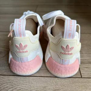 Adidas Original Vapor Rose NMD R1 Sneaker thumbnail 3