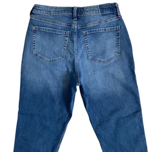 Abercrombie & Fitch The Mom‎ High Rise Jeans Medium Wash Distressed Size 29/8R thumbnail 8