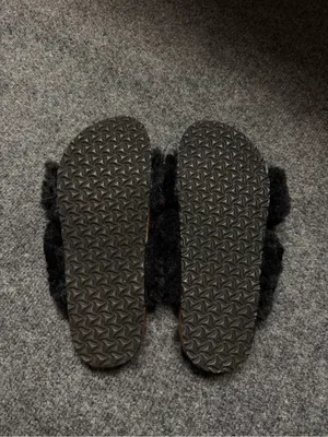 Women’s Black Fuzzy Slide Sandals Size 6 thumbnail 2
