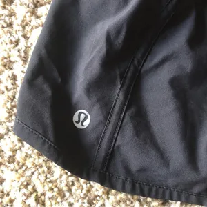 Lululemon Tracker Running Shorts thumbnail 5