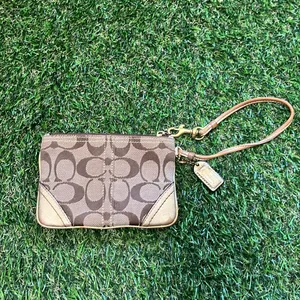 Coach VINTAGE Brown Gold Wristlet thumbnail 2