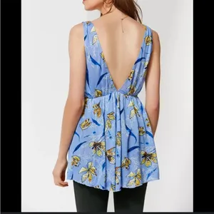 Urban Outfitters Isla Plunge Babydoll Top Size Medium thumbnail 3