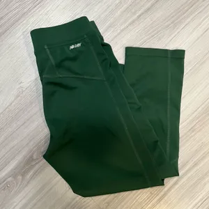 Set‎ NWOT New Balance womens Black and Green Active Leggings thumbnail 9