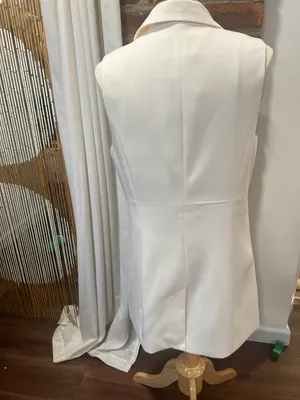 Anthropologie Maison d’ Amelie Sleeveless White Blazer thumbnail 4