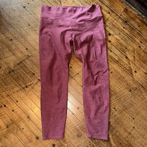 Vuori luxe Clean Elevation desert rose Athleisure cropped leggings thumbnail 3