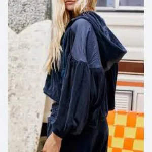 Free People Movement Navy Blue Hooded Pullover Terry Size‎ XS EUC thumbnail 3