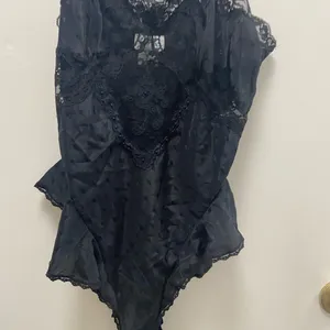 Elegant vintage Sara Beth Black Lace Bodysuit size large thumbnail 2