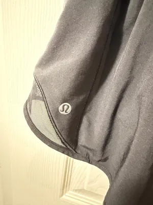 Lululemon Hotty Hot Shorts 2.5" Low-Rise Black 4 thumbnail 3
