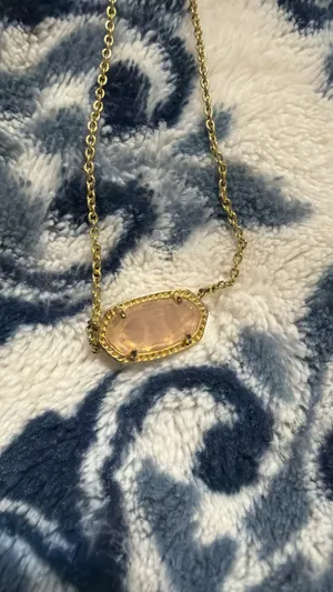 Elisa Gold Pendant Necklace in Rose Quartz thumbnail 3