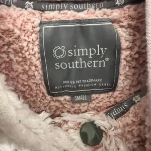 Simply Southern Sherpa pullover Light‎ pink and white Size small thumbnail 3