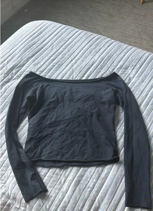Brandy Melville Long Sleeve Top Navy thumbnail 3