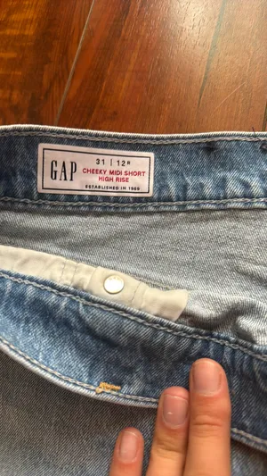 Gap Jean shorts thumbnail 3