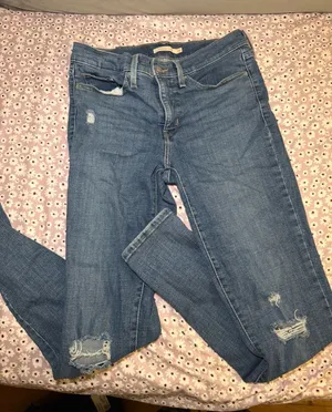 Levi’s 311 Shaping Skinny Jeans Women’s Size 28 Blue Distressed Stretch Denim thumbnail 1