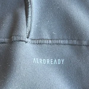 NWOT Adidas Tight Fit Aeroready Cropped Black Leggings size S thumbnail 3