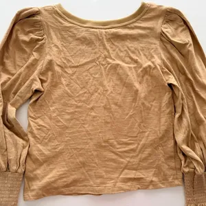 Tuckernuck Pomander Place Tan Vesty Long Sleeve Crewneck Medium Puff Shoulder thumbnail 8