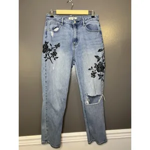 PacSun Mom Jeans Womens 29 Light Wash Hi Rise Embroidered Floral Denim thumbnail 2