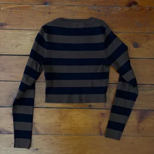 ZARA Cropped Sweater thumbnail 2