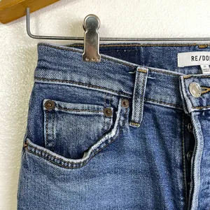 Re/Done 90s High Rise Extra Crop Jeans Womens 25 Blue Denim Button Undone Hem thumbnail 4